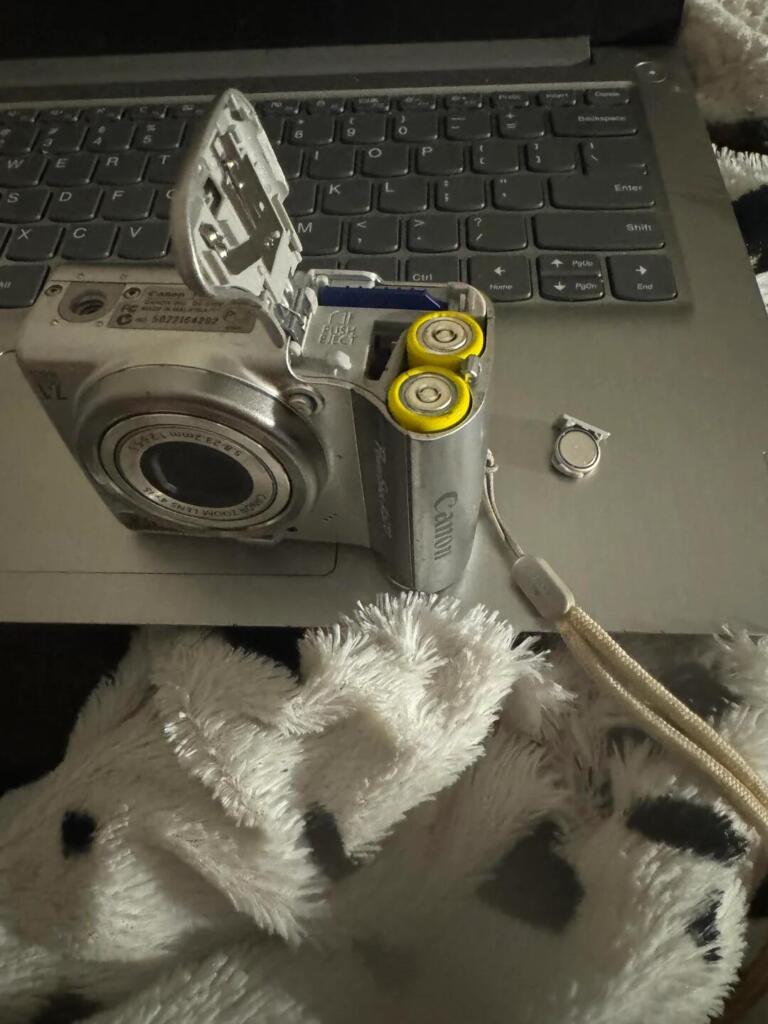 빈티지 디카 캐논 파워샷 A570 IS